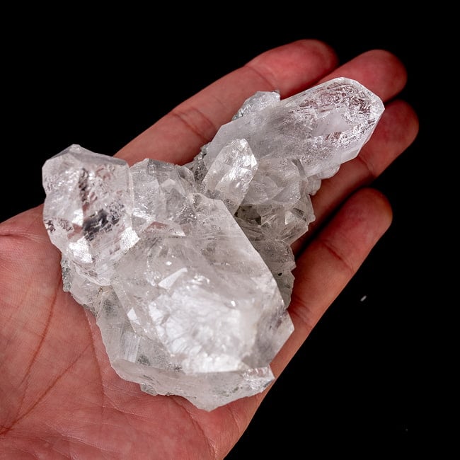 【一点物】 ヒマラヤ水晶原石 【321g】クラスター・透明・クローライト・バーコード・セルフヒールド 7 - このくらいのサイズ感になります