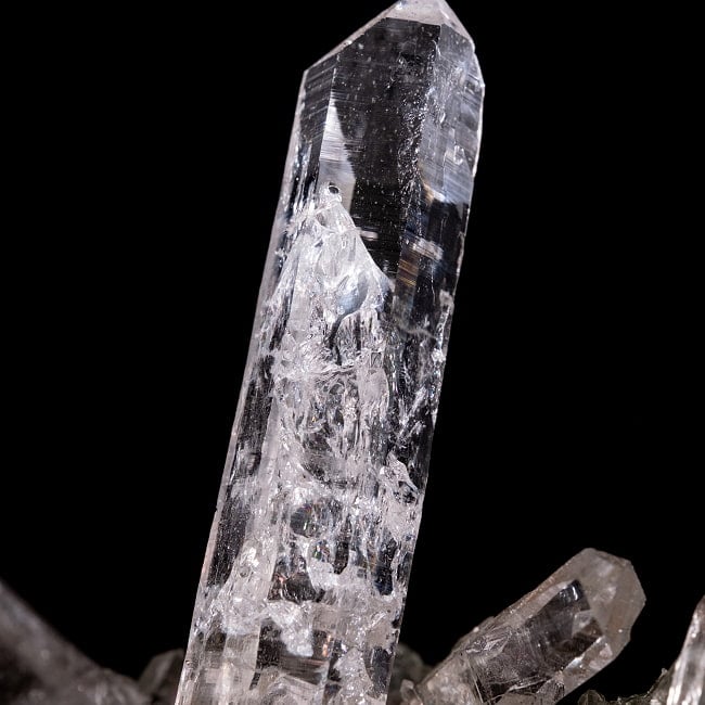 【一点物】 ヒマラヤ水晶原石 【196.5g】クラスター・透明・クローライト・バーコード・レインボー 6 - 拡大写真です。抜群の透明度です。