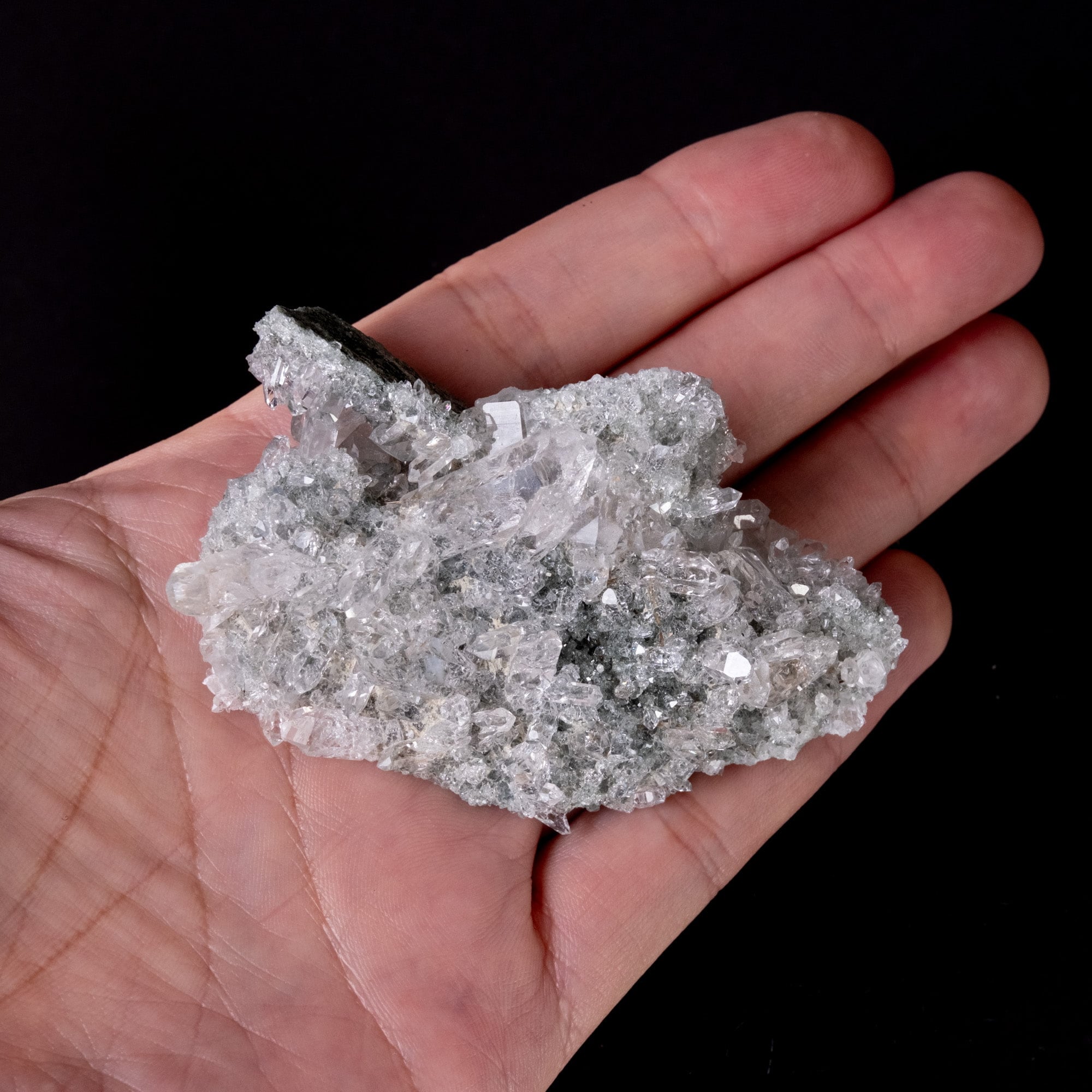 【一点物】 ヒマラヤ水晶原石 【 83g】ルチル・透明度・クラスター・タビー・バーコード 6 - このくらいのサイズ感になります