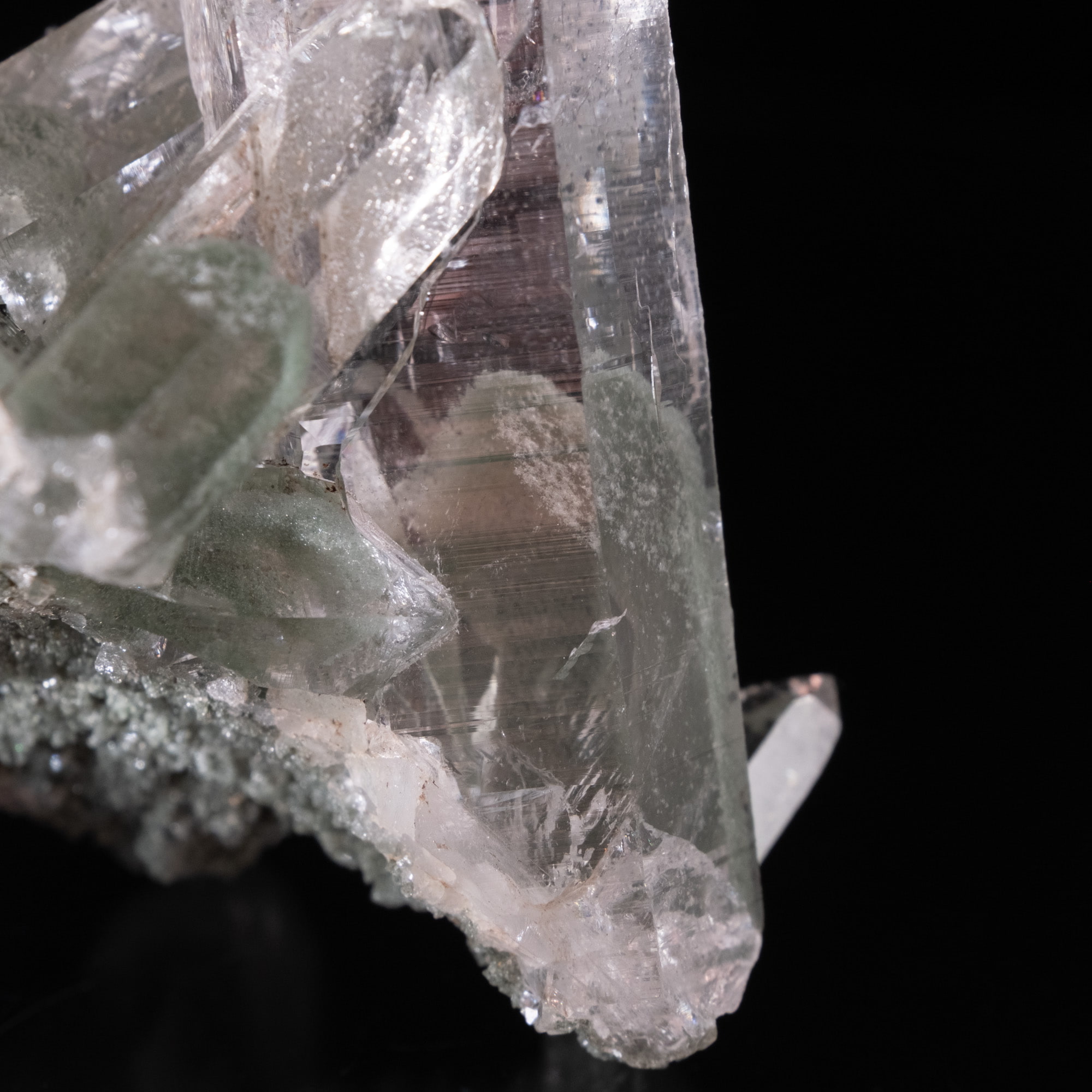 【一点物】 ヒマラヤ水晶原石 【 78.5g】透明度・ファントム・レシーバー・バーコード・レインボー 6 - 拡大写真です。グリーンのファントムが確認出来ます。