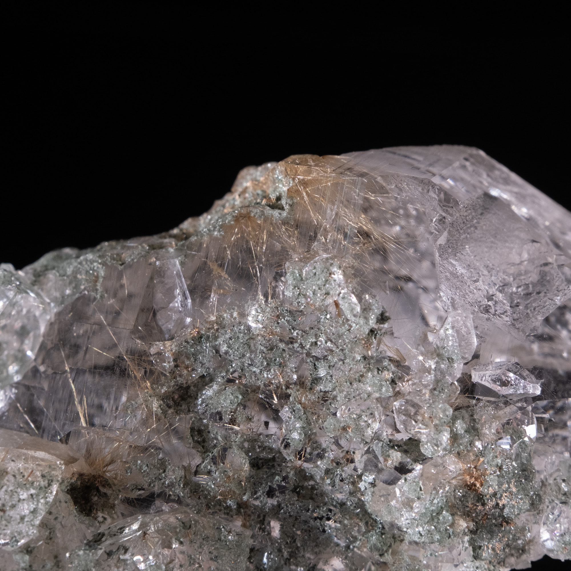 【一点物】 ヒマラヤ水晶原石 【 105.5g】ルチル・クローライト・透明度・ゲートウェイ・セルフヒールド・重量感 4 - 拡大写真です。ルチルが内包されているのが確認出来ます。