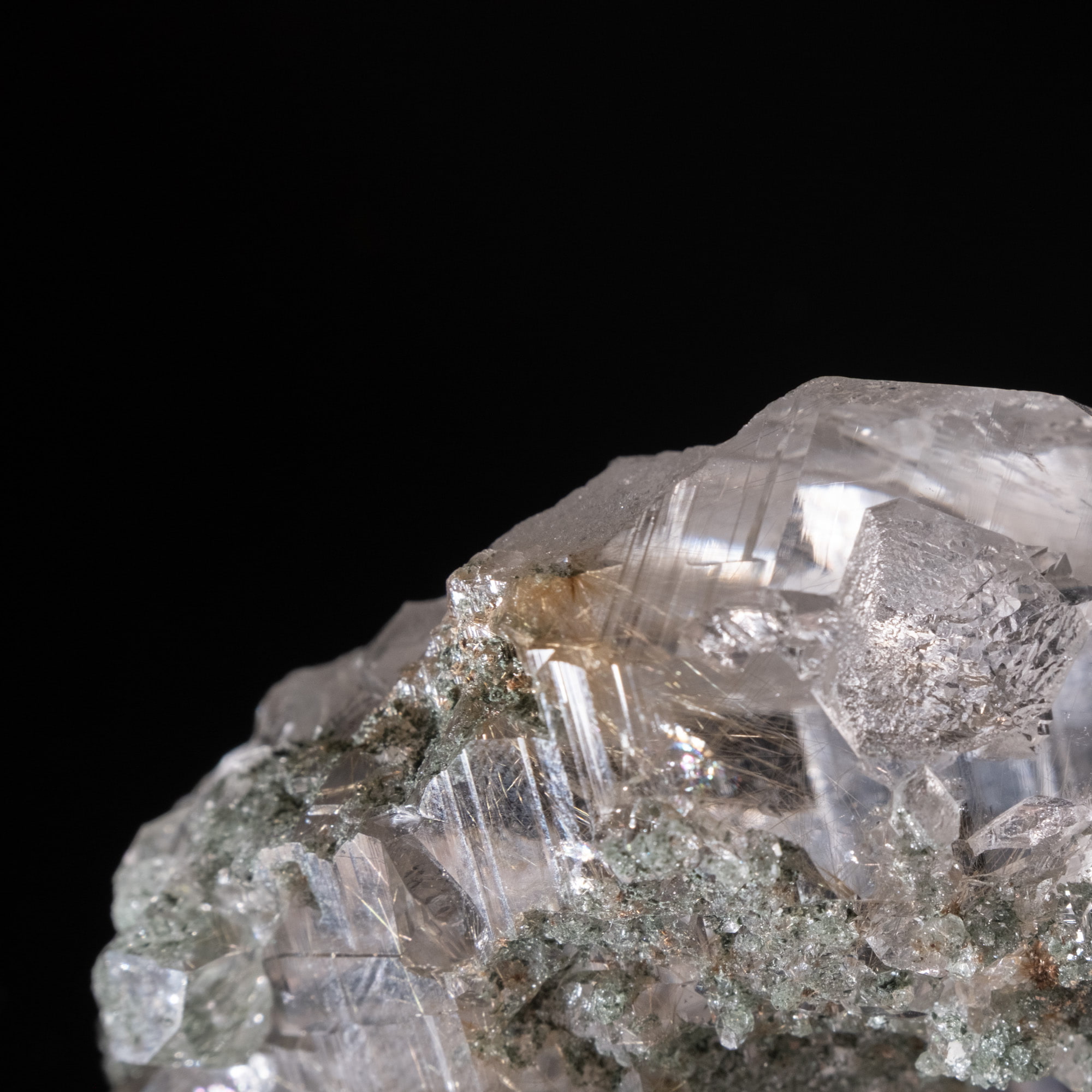 【一点物】 ヒマラヤ水晶原石 【 105.5g】ルチル・クローライト・透明度・ゲートウェイ・セルフヒールド・重量感 5 - 拡大写真です。ルチルが内包されているのが確認出来ます。