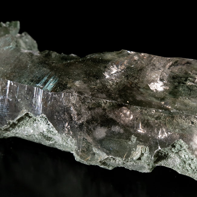 【一点物】 ヒマラヤ水晶原石 【221g】ルチル・クローライト・透明・バーコード・セルフヒールド 166 -