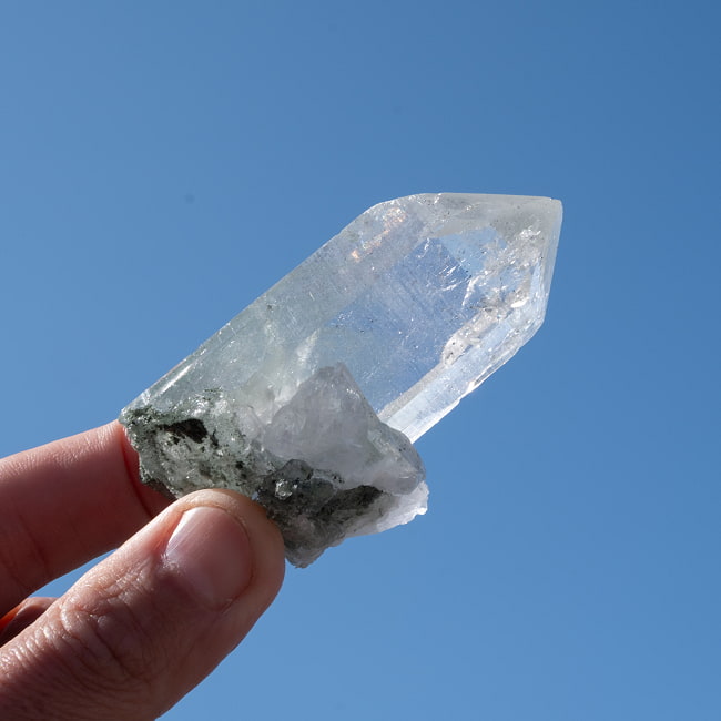 【一点物】 ヒマラヤ水晶原石 【221g】ルチル・クローライト・透明・バーコード・セルフヒールド 70 -