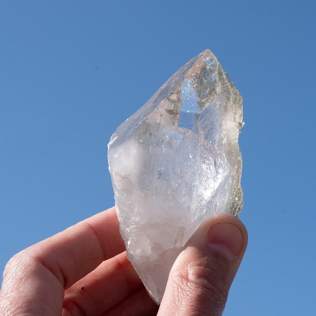 【一点物】 ヒマラヤ水晶原石 【221g】ルチル・クローライト・透明・バーコード・セルフヒールド 7 - ヒマラヤで採れた美しい水晶です。太陽光にかざすと美しさが際立ちます