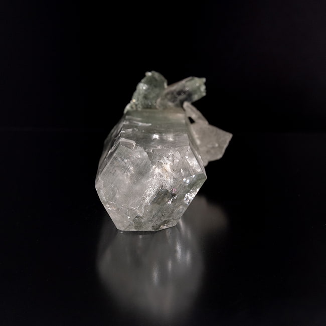 【一点物】 ヒマラヤ水晶原石 【347g】透明・ファント・クローライト・バーコード・レインボー 2 - 別角度からの写真です