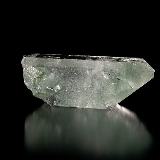 【一点物】 ヒマラヤ水晶原石 【220.5g】透明・クラック・ポイント・ファントム・バーコード・レインボー 4 - 別角度からの写真です