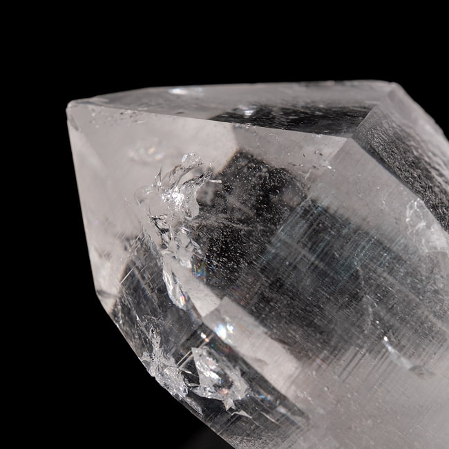 【一点物】 ヒマラヤ水晶原石 【305g】透明・ポイント・セルフヒールド・バーコード・レインボー 4 - 拡大写真です。抜群の透明度で天然のクラックから角度によってはレインボーも確認出来ます。
