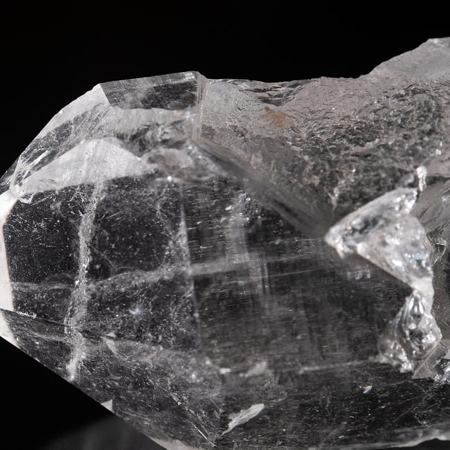 【一点物】 ヒマラヤ水晶原石 【119.5g】透明・セルフヒールド・バーコード 5 - 拡大写真です。抜群の透明度でセルフヒールドともとれる形状も見られます。