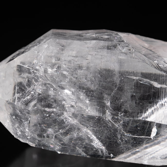 【一点物】 ヒマラヤ水晶原石 【212.5g】透明・クラック・ゲートウェイ・セルフヒールド・レコードキーパー・バーコード 6 - 拡大写真です。抜群の透明度で天然のクラックから角度によってはレインボーも確認できます。