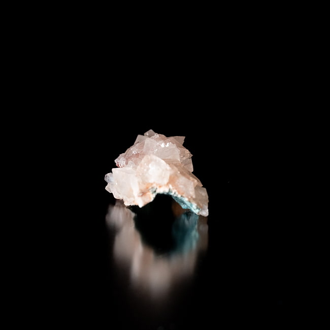 【一点物】 レッドアポフィライト原石 【23.5g】稀少石インド産・クラスター 2 - 別角度からの写真です