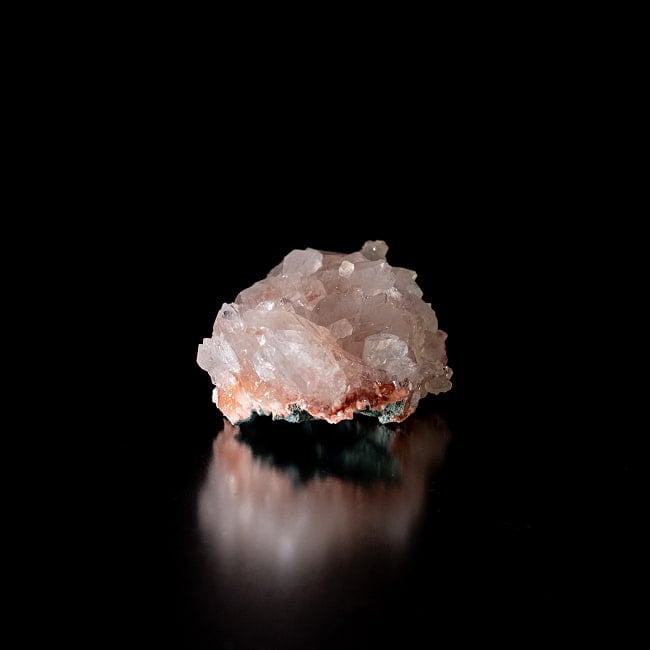 【一点物】 レッドアポフィライト原石 【18g】稀少石インド産・クラスター 2 - 別角度からの写真です