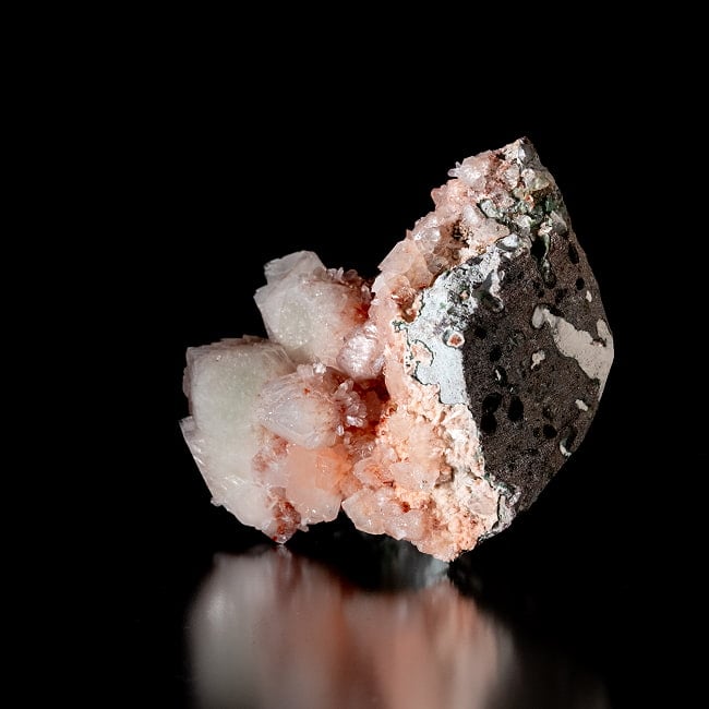 【一点物】 レッドアポフィライト原石 【196g】稀少石インド産・クラスター 2 - 別角度からの写真です