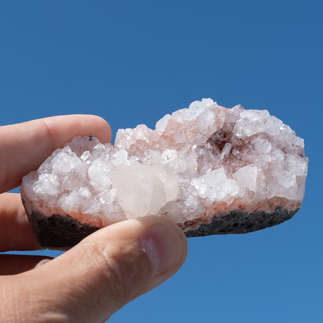 【一点物】 レッドアポフィライト原石 【122.5g】稀少石インド産・クラスター 7 - 太陽光にかざすと美しさが際立ちます