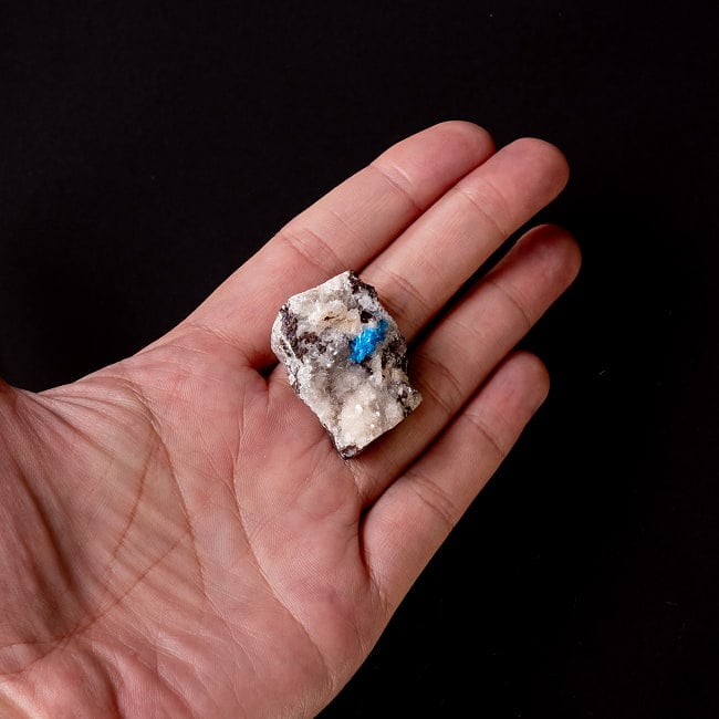 【一点物】 カバンサイト原石 【22g】インド産・稀少石 6 - このくらいのサイズ感になります。