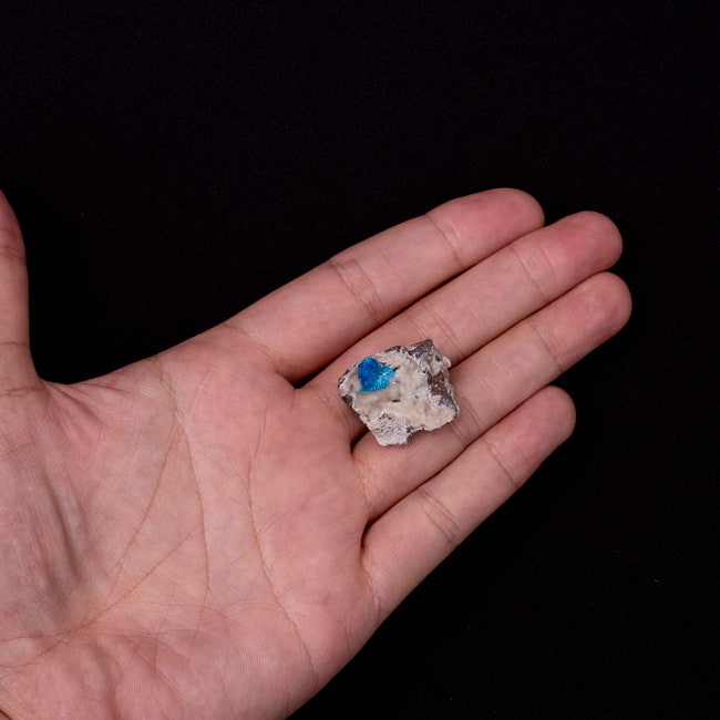 【一点物】 カバンサイト原石 【11g】インド産・稀少石 7 - このくらいのサイズ感になります。