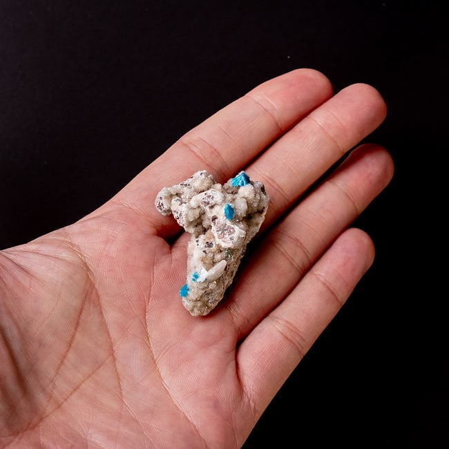 【一点物】 カバンサイト原石 【17g】インド産・稀少石 6 - このくらいのサイズ感になります。