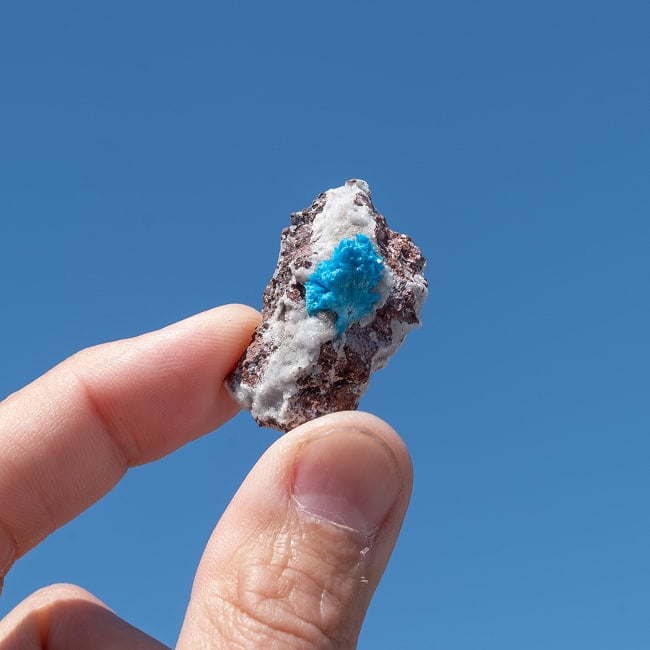 【一点物】 カバンサイト原石 【8g】インド産・稀少石 7 - 太陽光にかざすと美しさが際立ちます 。