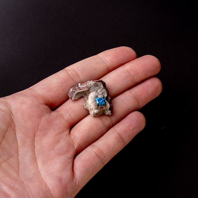 【一点物】 カバンサイト原石 【7.5g】インド産・稀少石 6 - このくらいのサイズ感になります。