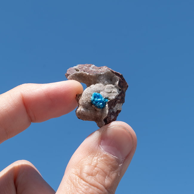 【一点物】 カバンサイト原石 【7.5g】インド産・稀少石 7 - 太陽光にかざすと美しさが際立ちます 。