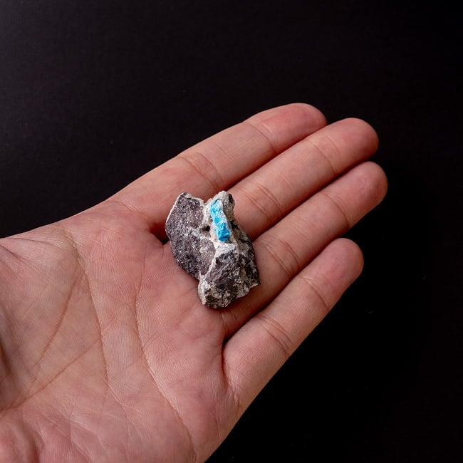 【一点物】 カバンサイト原石 【16g】インド産・稀少石 7 - このくらいのサイズ感になります。