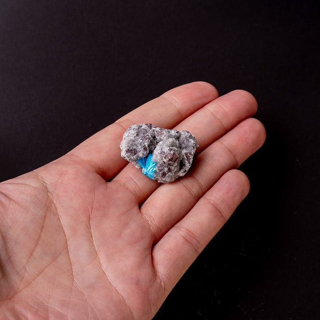 【一点物】 カバンサイト原石 【13.5g】インド産・稀少石 7 - このくらいのサイズ感になります。