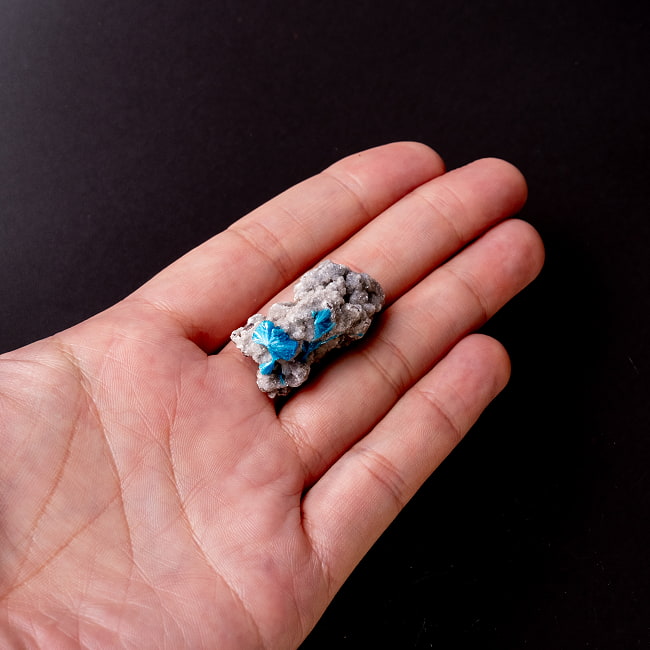 【一点物】 カバンサイト原石 【11g】インド産・稀少石 6 - このくらいのサイズ感になります。