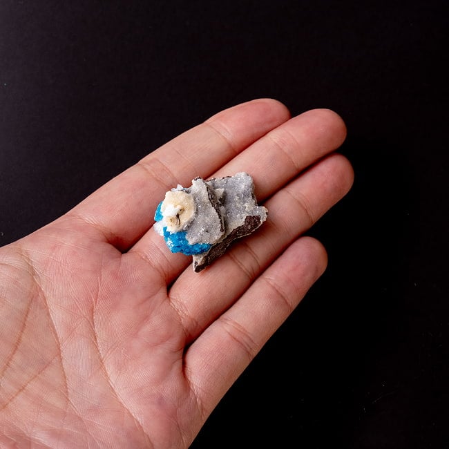 【一点物】 カバンサイト原石 【12.5g】インド産・稀少石 6 - このくらいのサイズ感になります。