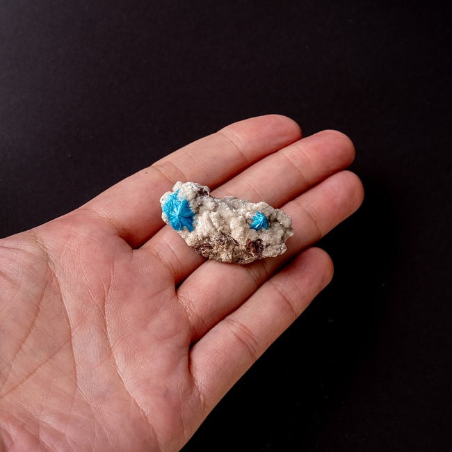 【一点物】 カバンサイト原石 【14g】インド産・稀少石 7 - このくらいのサイズ感になります。