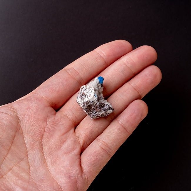 【一点物】 カバンサイト原石 【10.5g】インド産・稀少石 7 - このくらいのサイズ感になります。