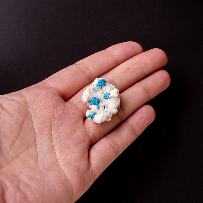 【一点物】 カバンサイト原石 【6g】インド産・稀少石 7 - このくらいのサイズ感になります。