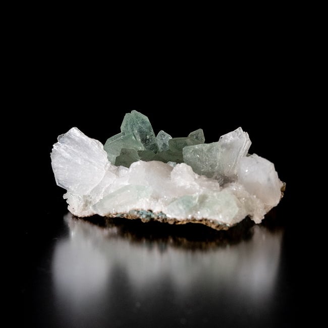 【一点物】グリーンアポフィライト原石 【35g】稀少石 4 - 別角度からの写真です