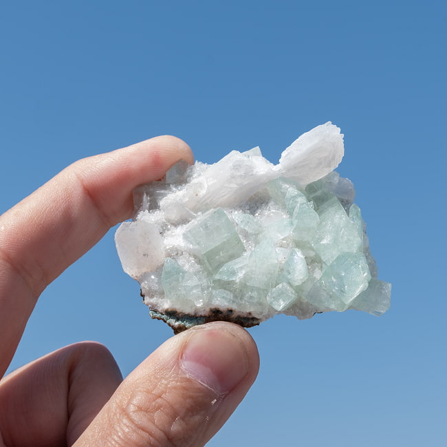 【一点物】グリーンアポフィライト原石 【35g】稀少石の写真クリスタル,ヒマラヤ産,原石,天然石,一点物,水晶,浄化,パワーストーン,クラスター,クォーツ