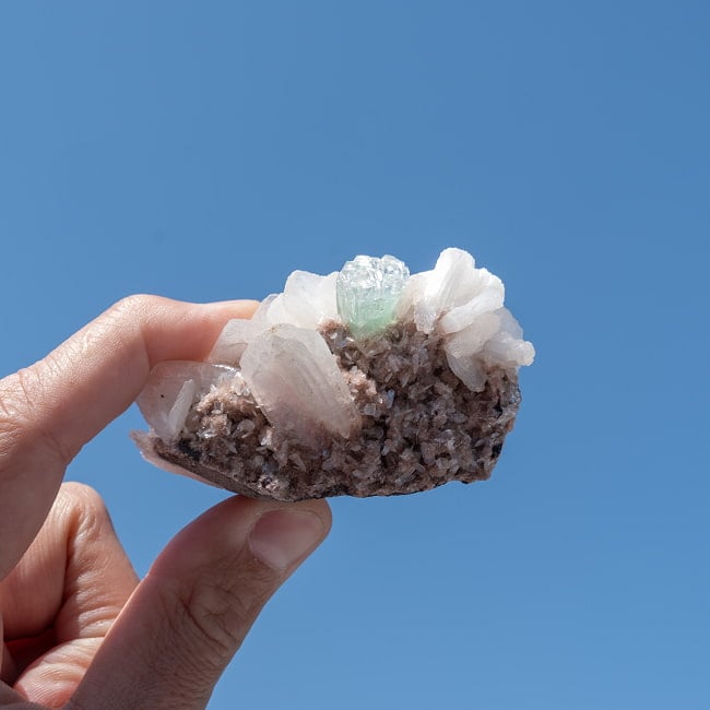 【一点物】グリーンアポフィライト原石 【102g】稀少石 7 - 太陽光にかざすと美しさが際立ちます