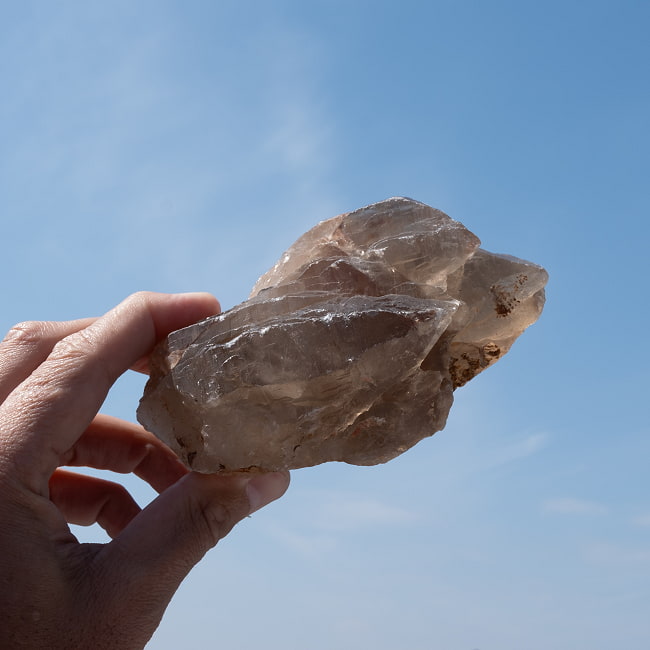 【一点物】スリランカ産スモーキークォーツ 【563.5g】稀少石 7 - 太陽光にかざすと美しさが際立ちます