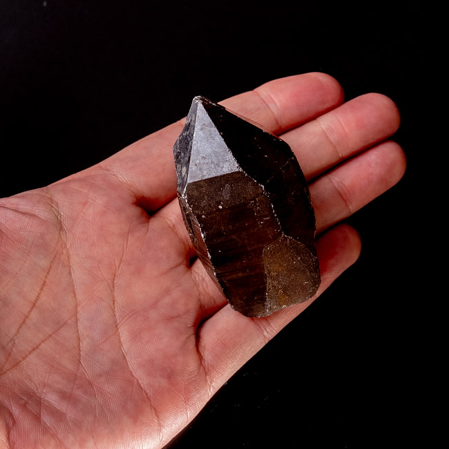 【一点物】スリランカ産スモーキークォーツ 【117g】稀少石 7 - このくらいのサイズ感になります。
