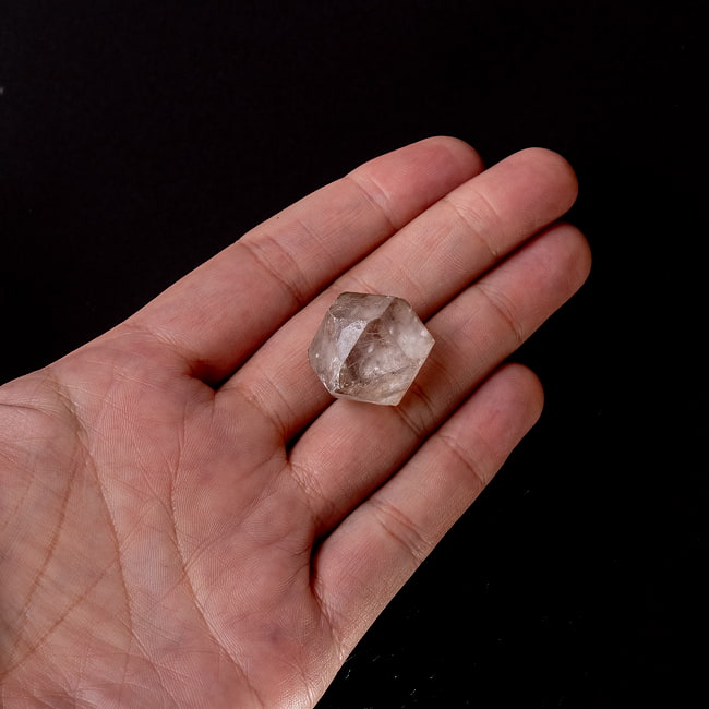 【一点物】スリランカ産エレスチャルスモーキークォーツ 【14.5g】稀少石 6 - このくらいのサイズ感になります。