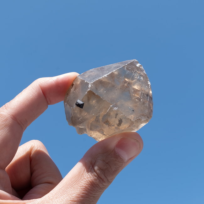 【一点物】スリランカ産エレスチャルスモーキークォーツ 【100.5g】稀少石 7 - 太陽光にかざすと美しさが際立ちます