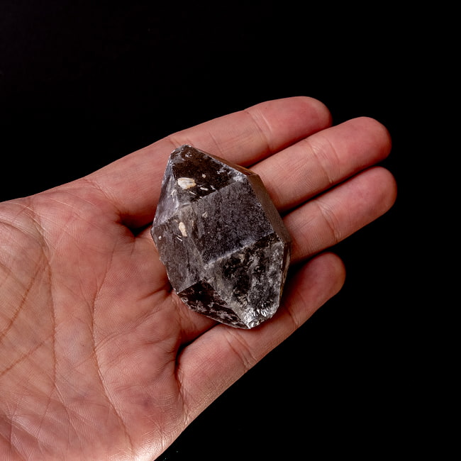 【一点物】スリランカ産エレスチャルスモーキークォーツ 【60.5g】稀少石 7 - このくらいのサイズ感になります。