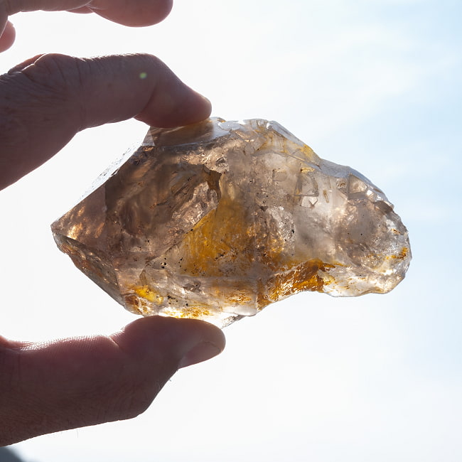 【一点物】スリランカ産エレスチャルスモーキークォーツ 【213.5g】稀少石 7 - 太陽光にかざすと美しさが際立ちます