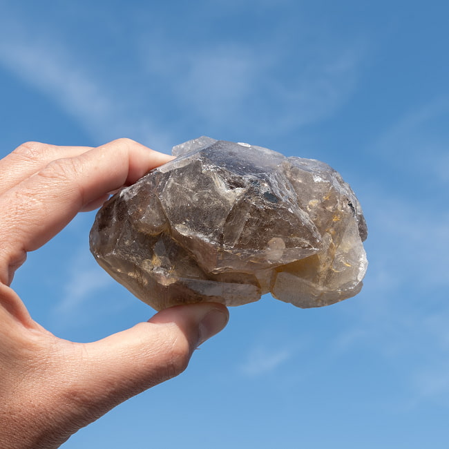【一点物】スリランカ産エレスチャルスモーキークォーツ 【434.5g】稀少石 7 - 太陽光にかざすと美しさが際立ちます