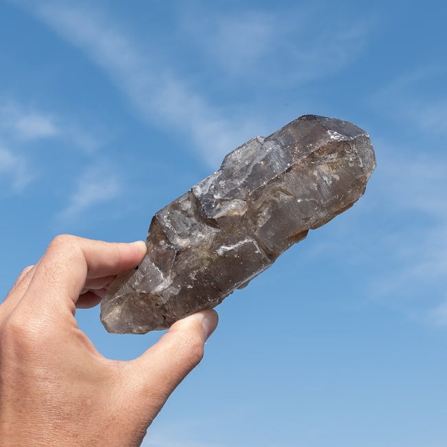 【一点物】スリランカ産エレスチャルスモーキークォーツ 【482g】稀少石 7 - 太陽光にかざすと美しさが際立ちます