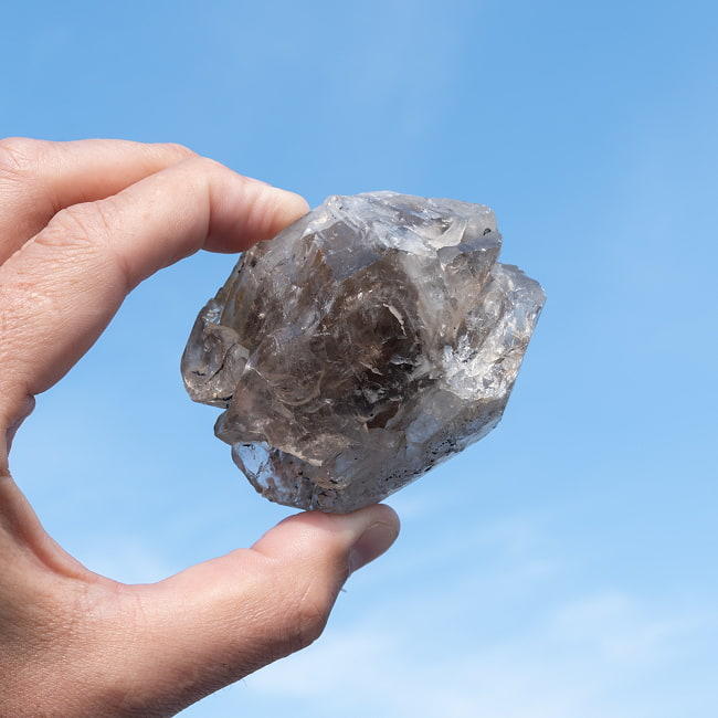 【一点物】スリランカ産エレスチャルスモーキークォーツ 【198.5g】稀少石 7 - 太陽光にかざすと美しさが際立ちます