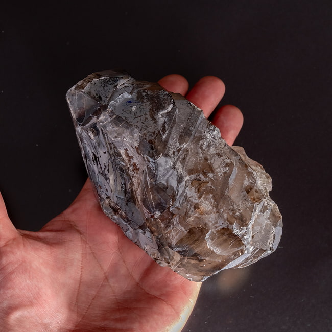 【一点物】スリランカ産エレスチャルスモーキークォーツ 【711.5g】稀少石 7 - このくらいのサイズ感になります。
