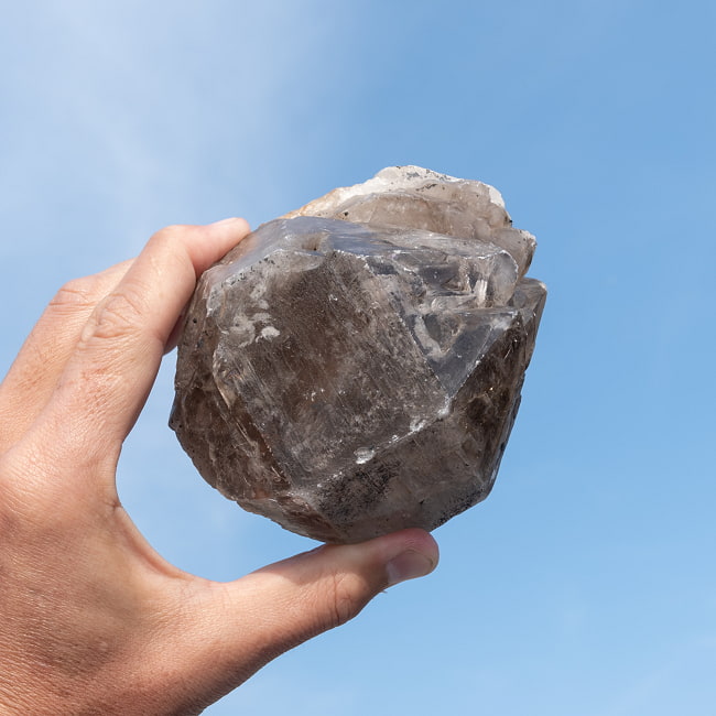 【一点物】スリランカ産エレスチャルスモーキークォーツ 【803g】稀少石 7 - 太陽光にかざすと美しさが際立ちます