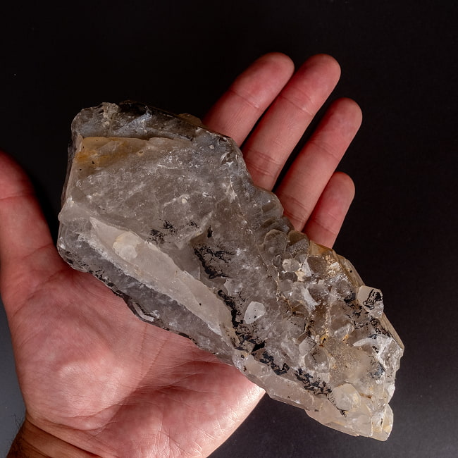 【一点物】スリランカ産エレスチャルスモーキークォーツ 【863.5g】稀少石 6 - このくらいのサイズ感になります。