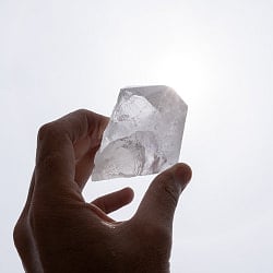 【一点物】 ヒマラヤ水晶原石 【301g】透明・バーコードの画像