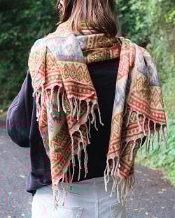 〔各色あり〕肌触りが良く　ふんわり暖かい　インド伝統　更紗柄　大判ストール・ショール〔約200cm×約95cm〕 - サブ5