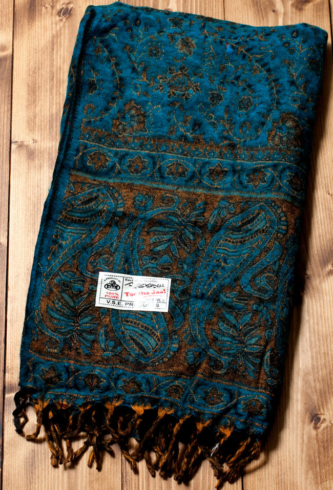 〔210cm×95cm〕インドの伝統柄大判ストール・ショール - 緑系の商品写真 1枚目 インドの伝統模様を施した、大きくて便利な大判ショールです。