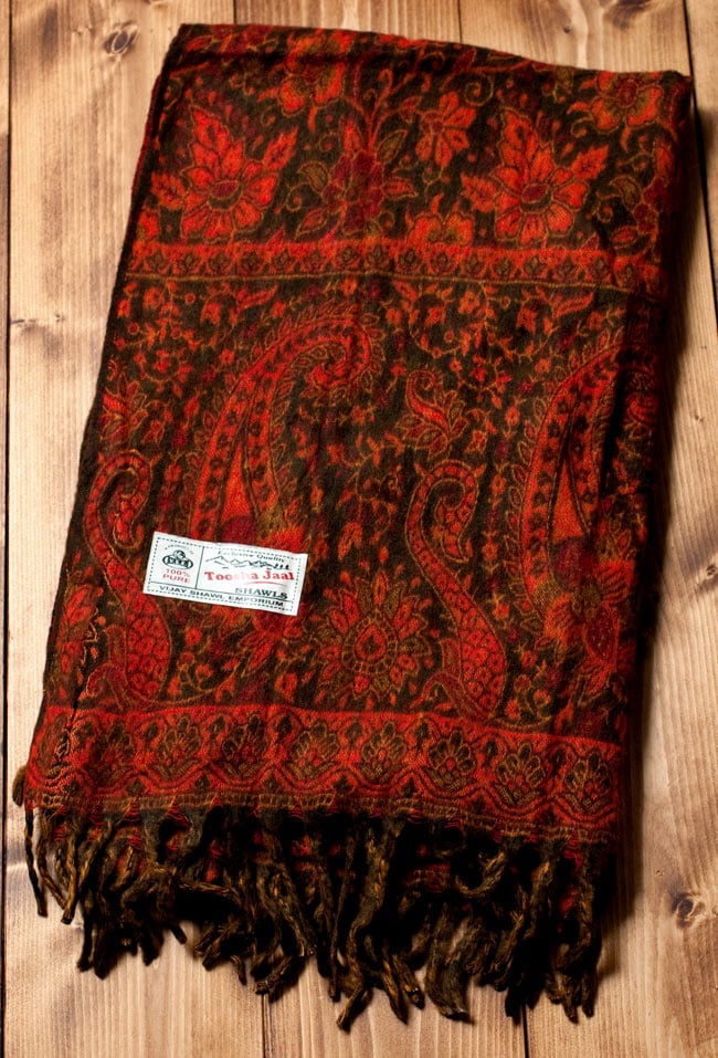 〔210cm×95cm〕インドの伝統柄大判ストール・ショール - 焦げ茶・オレンジ系の商品写真 1枚目 インドの伝統模様を施した、大きくて便利な大判ショールです。
